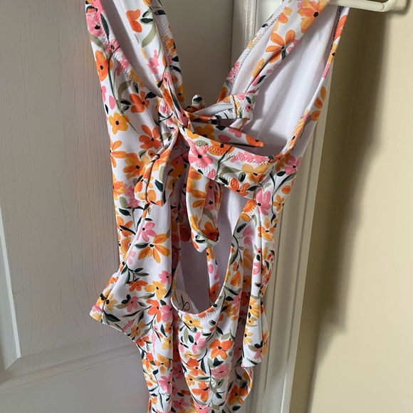 Jessica Simpson 2021 Swimsuit - Picture 2 of 3